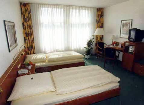 Hotel Kaiserhof Fürstenwalde Екстериор снимка